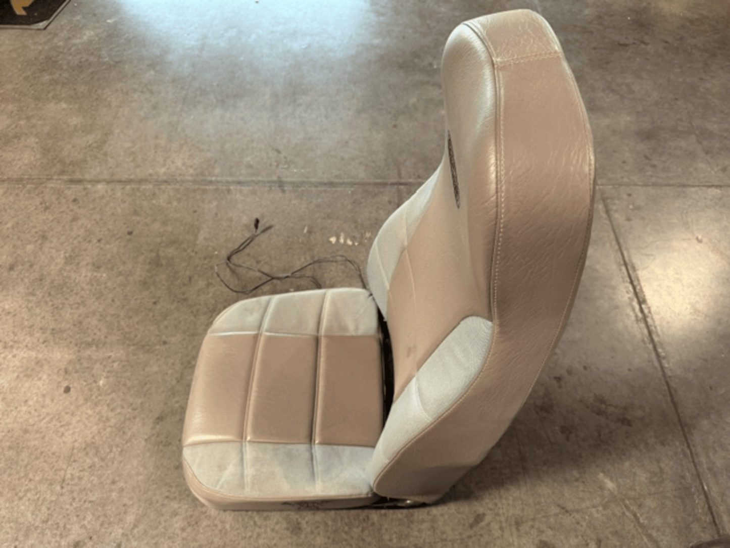 Freightliner 911 Seats Universal Reclining Upper Only - 183460LN402